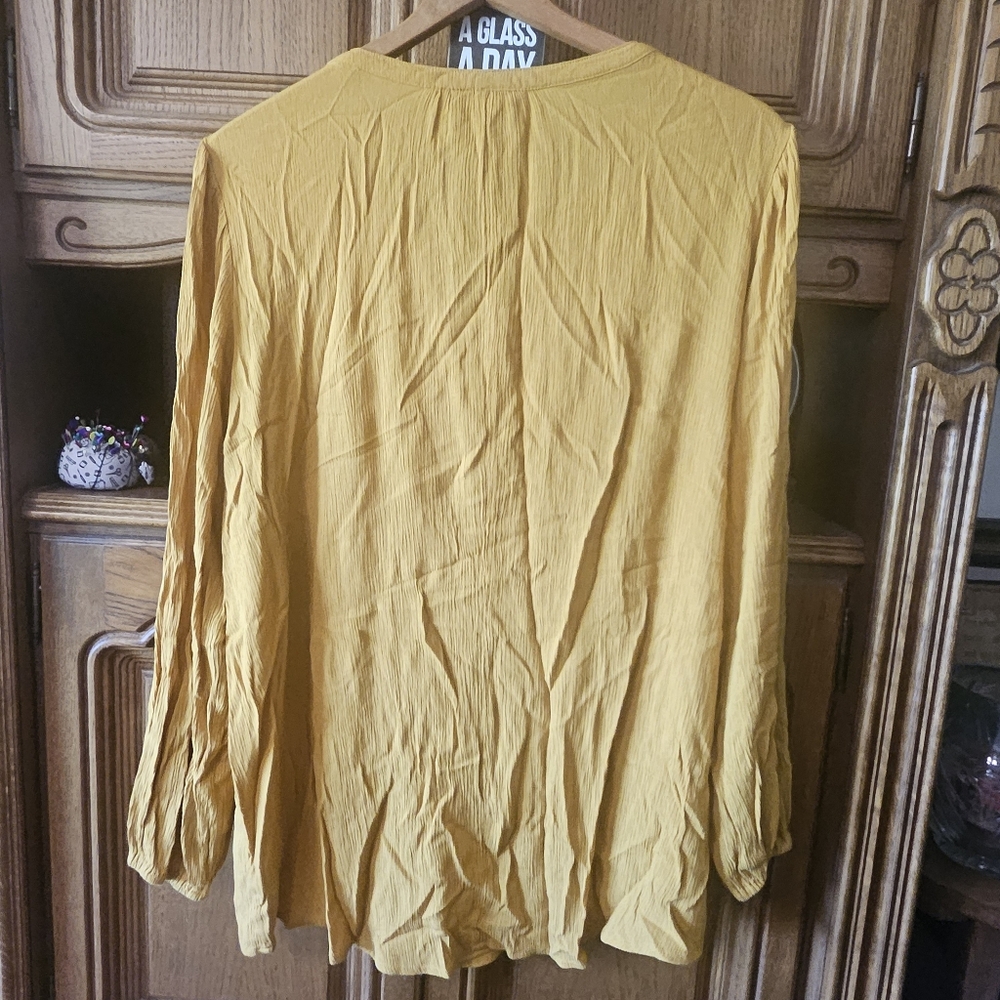 Mustard color Top. Long sleeve Terra & Sky 2X 20~22 - Picture 3 of 3